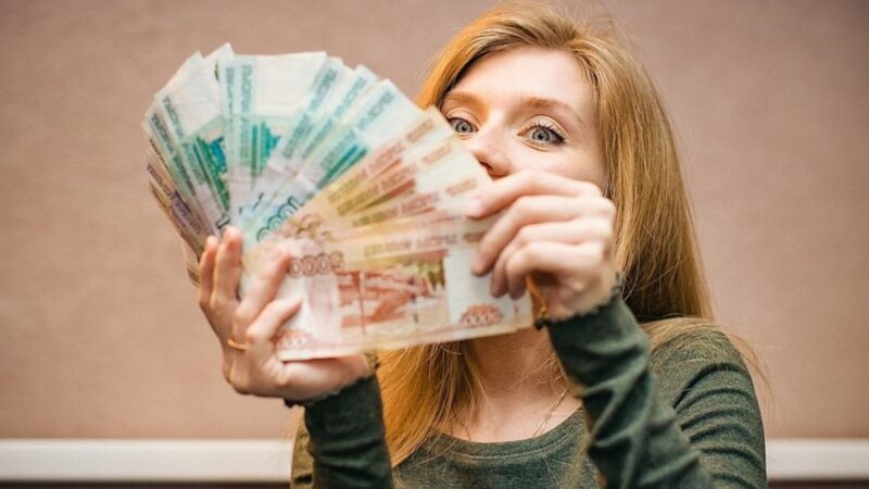 Банк «Открытие»: половине россиян не хватает денег, более 60% хотят иметь доходы в 2-3 раза больше, чем сейчас