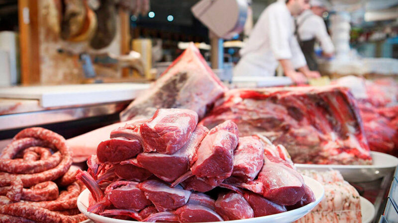 Компания «Славянка» увеличивает переработку продукции из свинины собственного производства